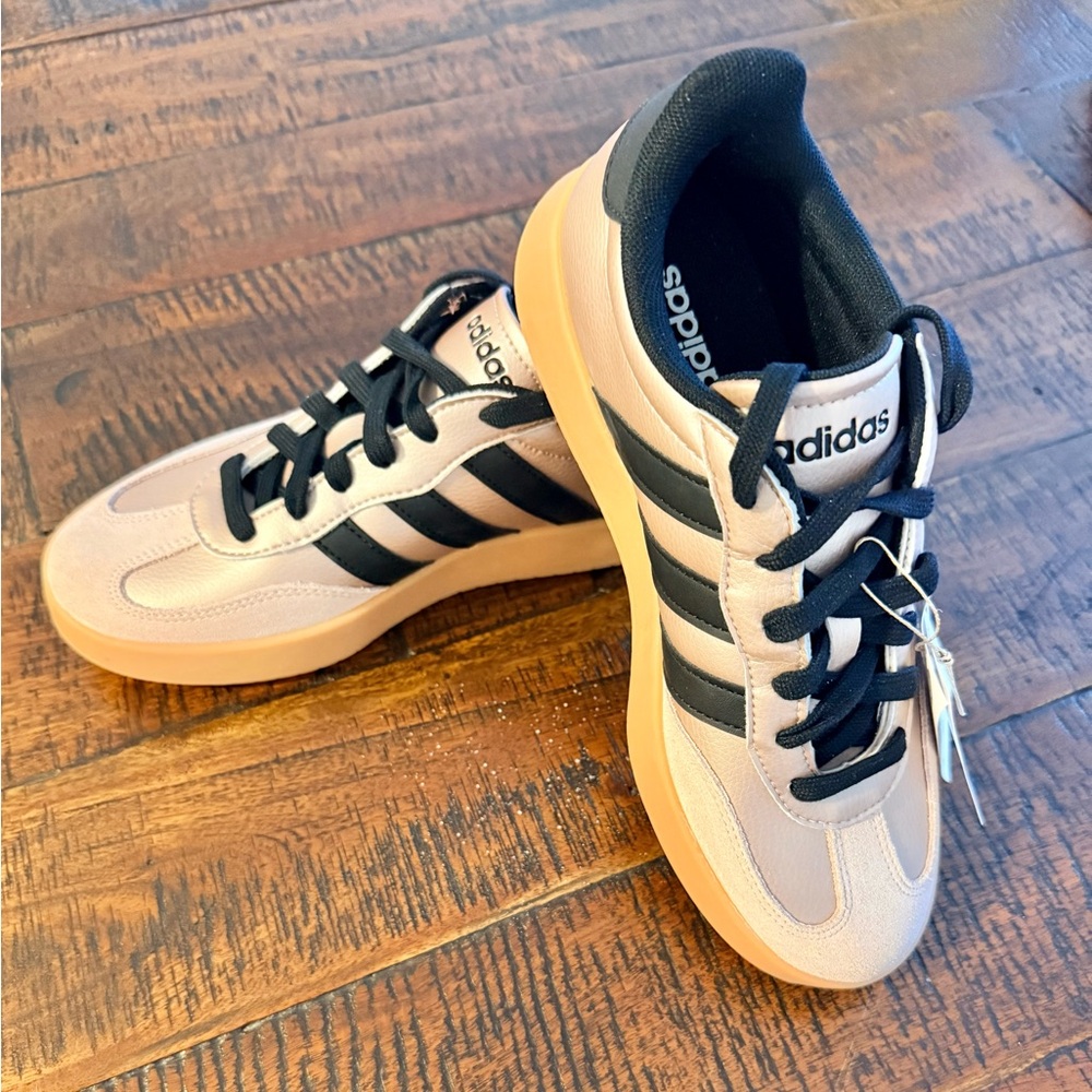 Adidas Barreda Women’s Suede/textile Sportswear Rose and Black Sneakers SZ.7